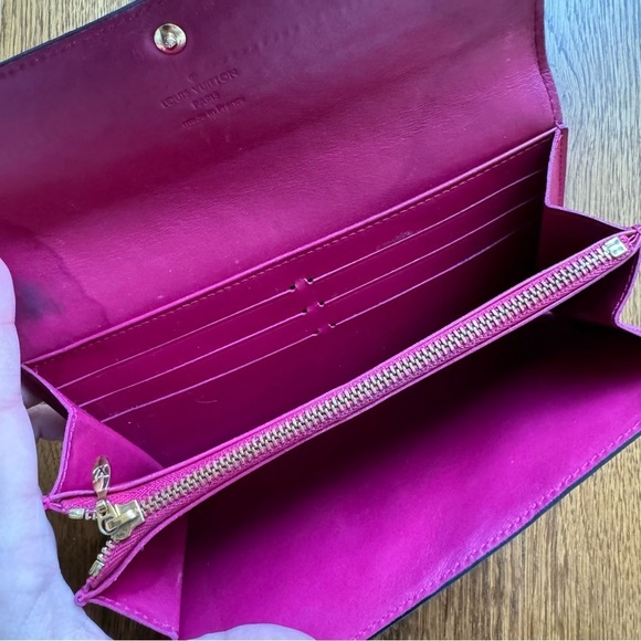 Louis Vuitton Vernis Sarah Wallet - Picture 3 of 12